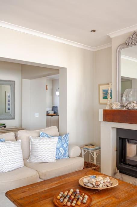 La Petite Baleine Oceanfront Luxury Villa De Kelders Exterior foto