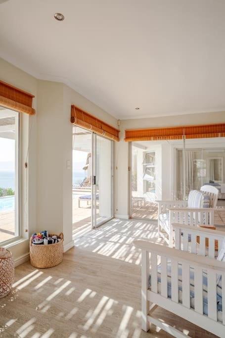 La Petite Baleine Oceanfront Luxury Villa De Kelders Exterior foto