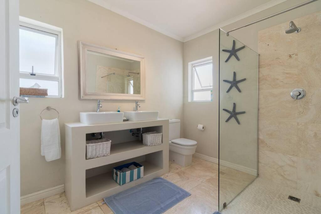 La Petite Baleine Oceanfront Luxury Villa De Kelders Exterior foto